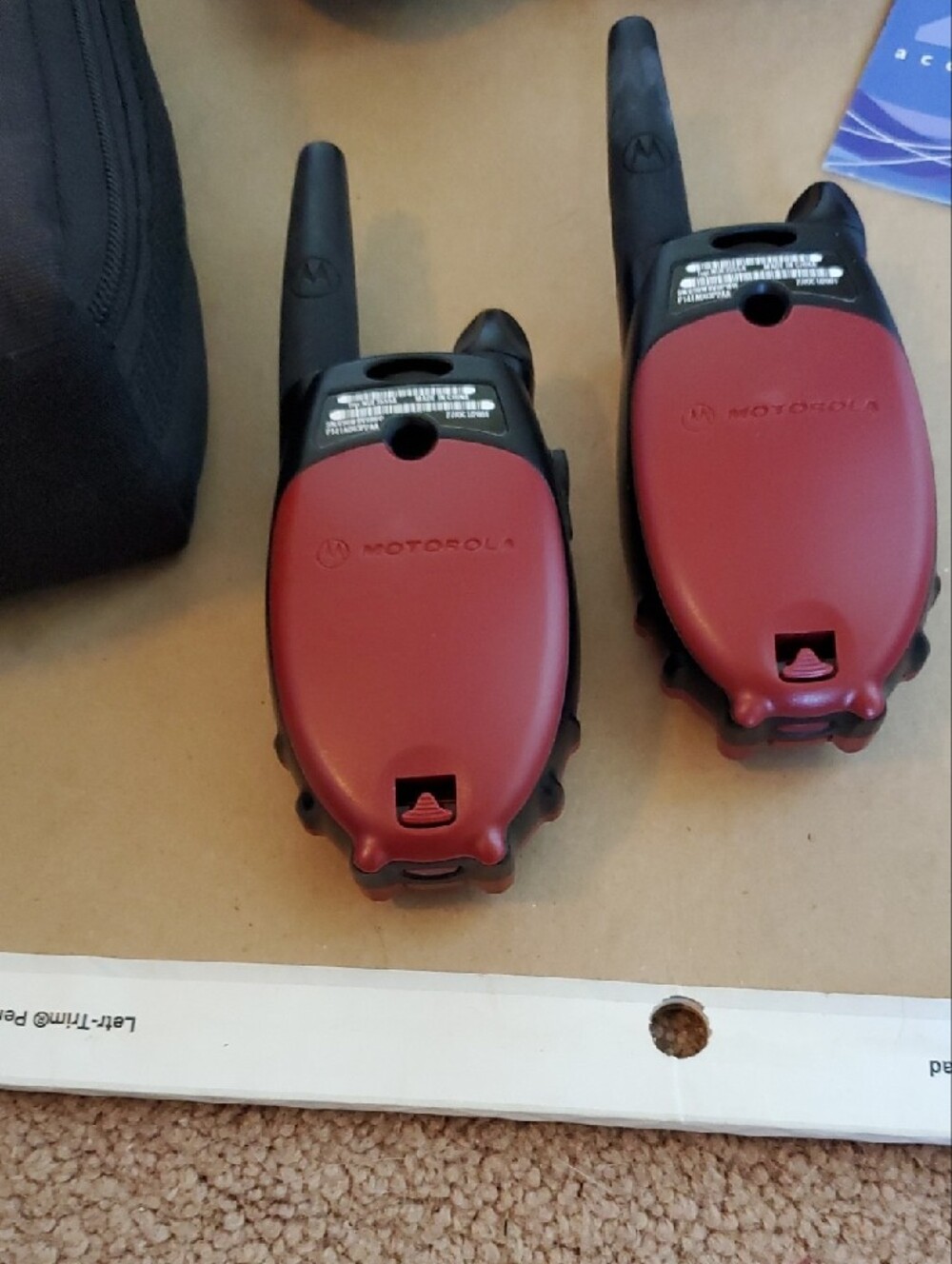 Motorola Red Talkabout T2800 Two-Way Radios Pair with Accessories - Picture 7 of 9